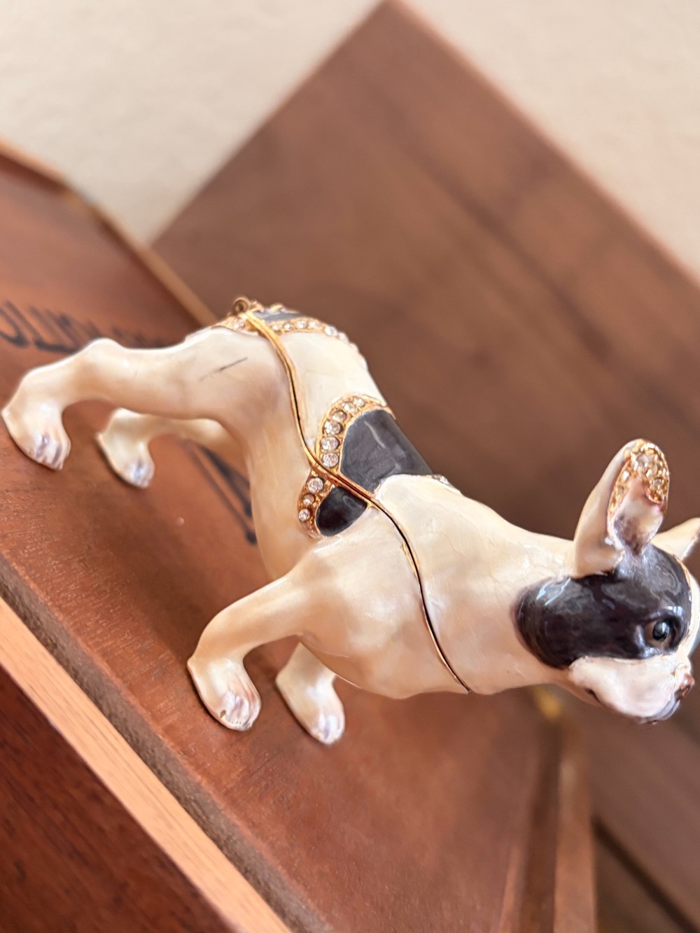 🐾French Bulldog Figurine with Gold & Crystal Accents🐾 - Picture 2 of 10